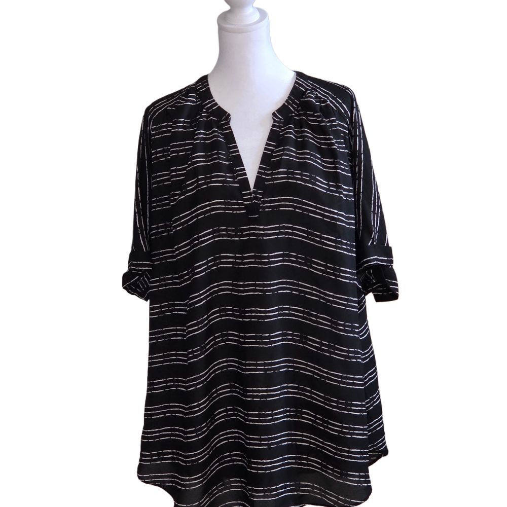 Worthington Black and White Patterned Blouse